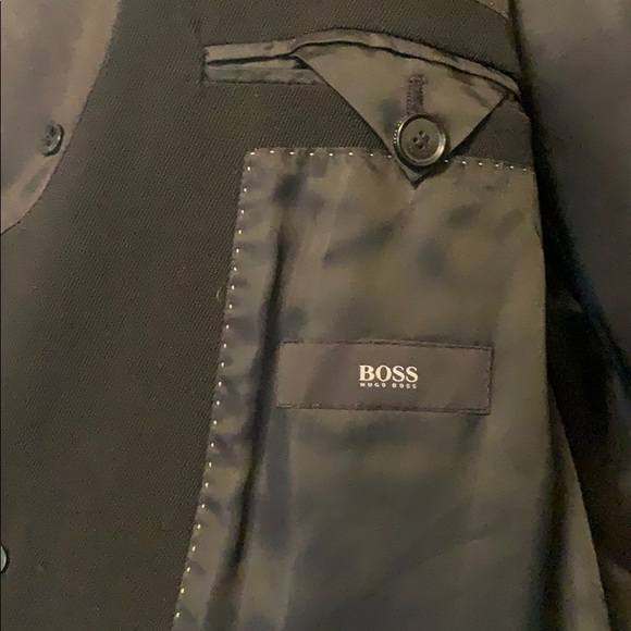 Hugo Boss coat - Picture 5 of 6
